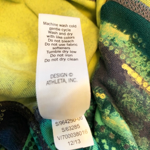 Athleta Workout Capris, Size Medium - Picture 7 of 10